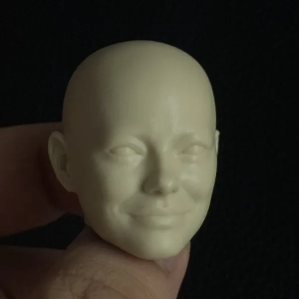 Emma Stone - 1/6 Scale Unpainted Action Figure Head Sculpt